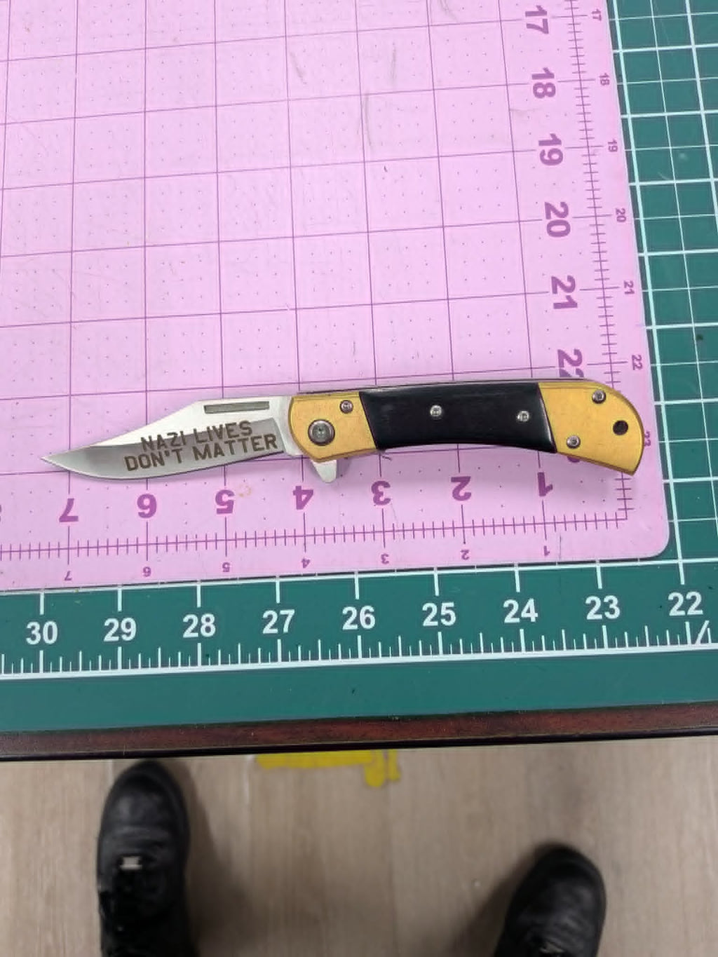 Linerlock Pocket Knife With Pocket Clip - Laser Engraved