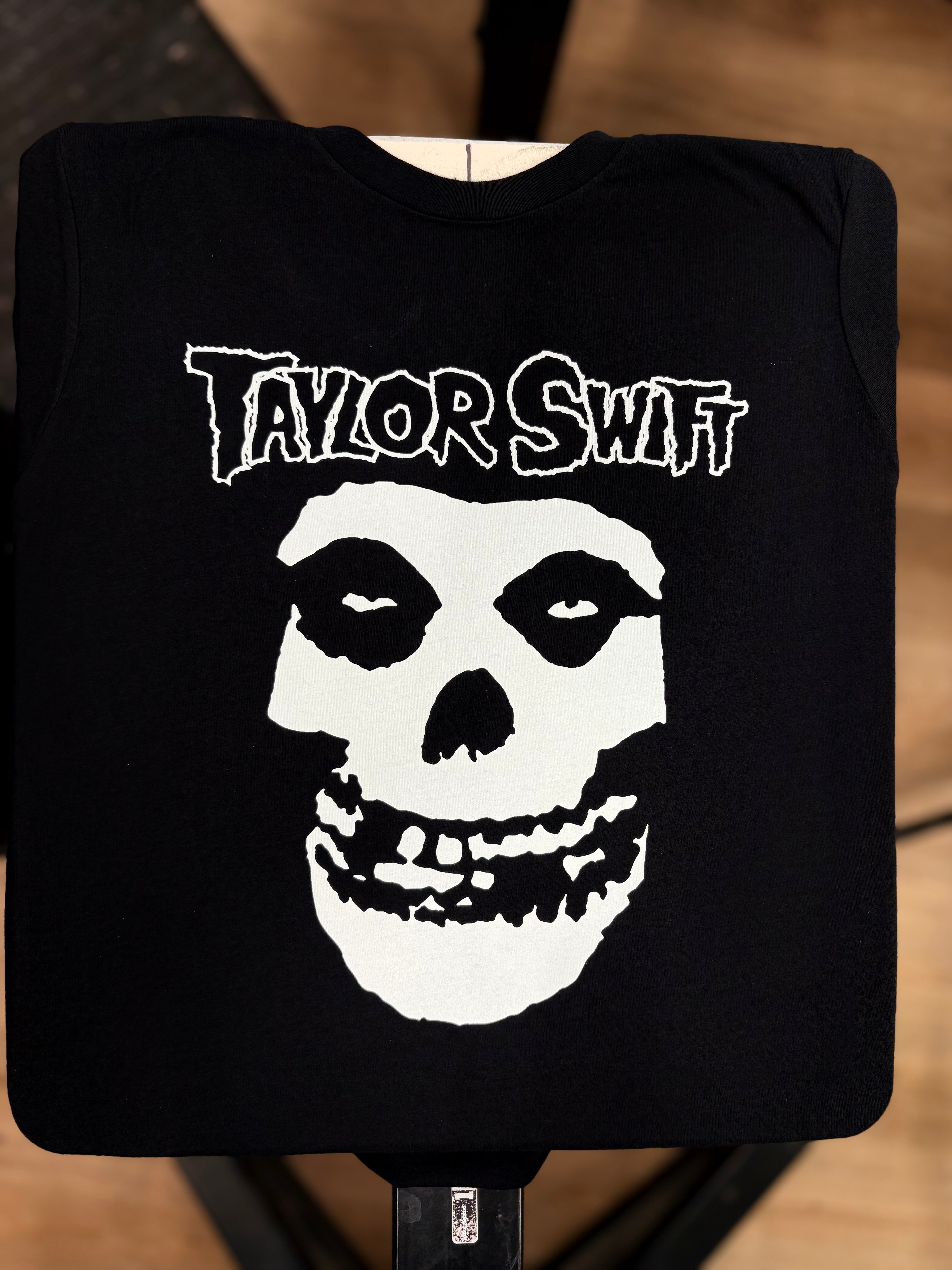 Taylor Swift // Misfit Skull - Il Pleut