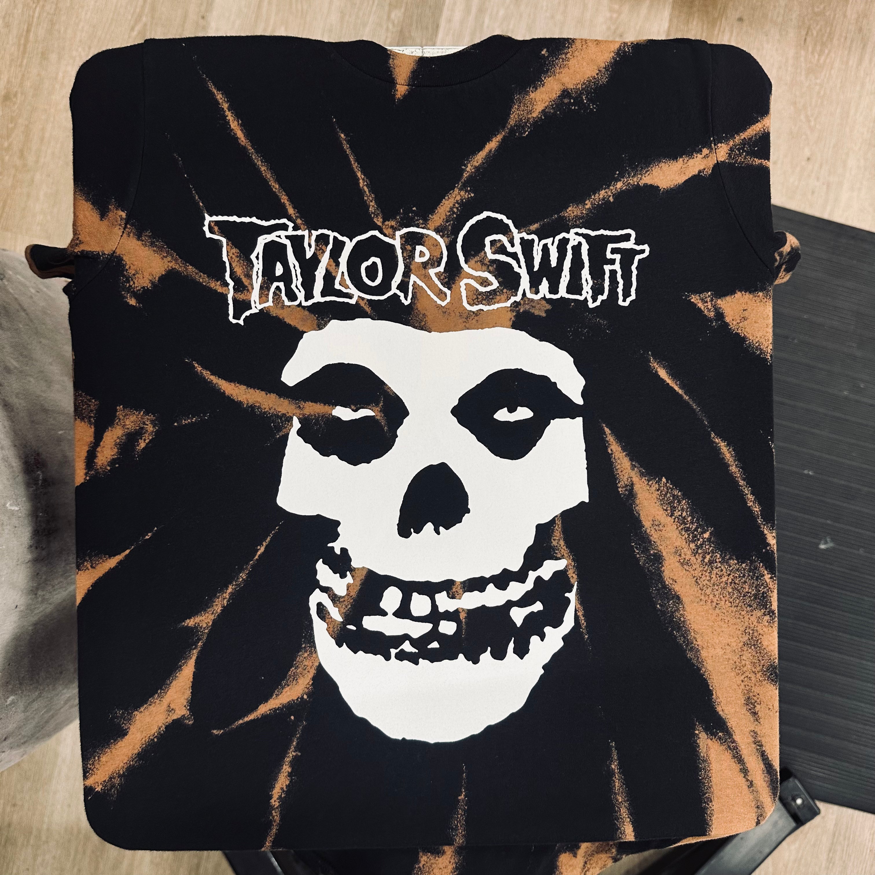 Taylor Swift // Misfits - Shirt - S- Bleached (Spiral Style)