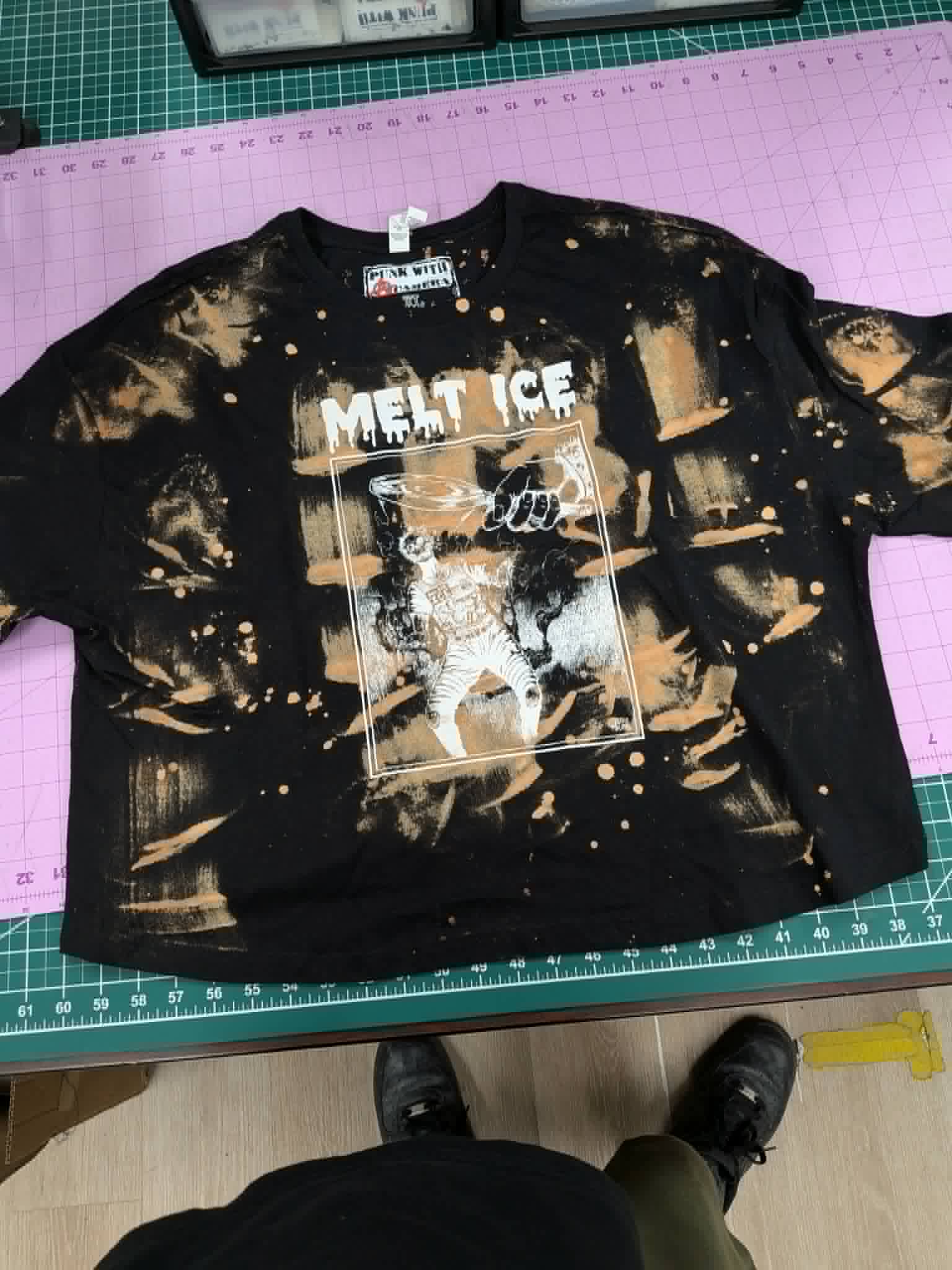 Melt Ice - XL - Bleached Crop Top