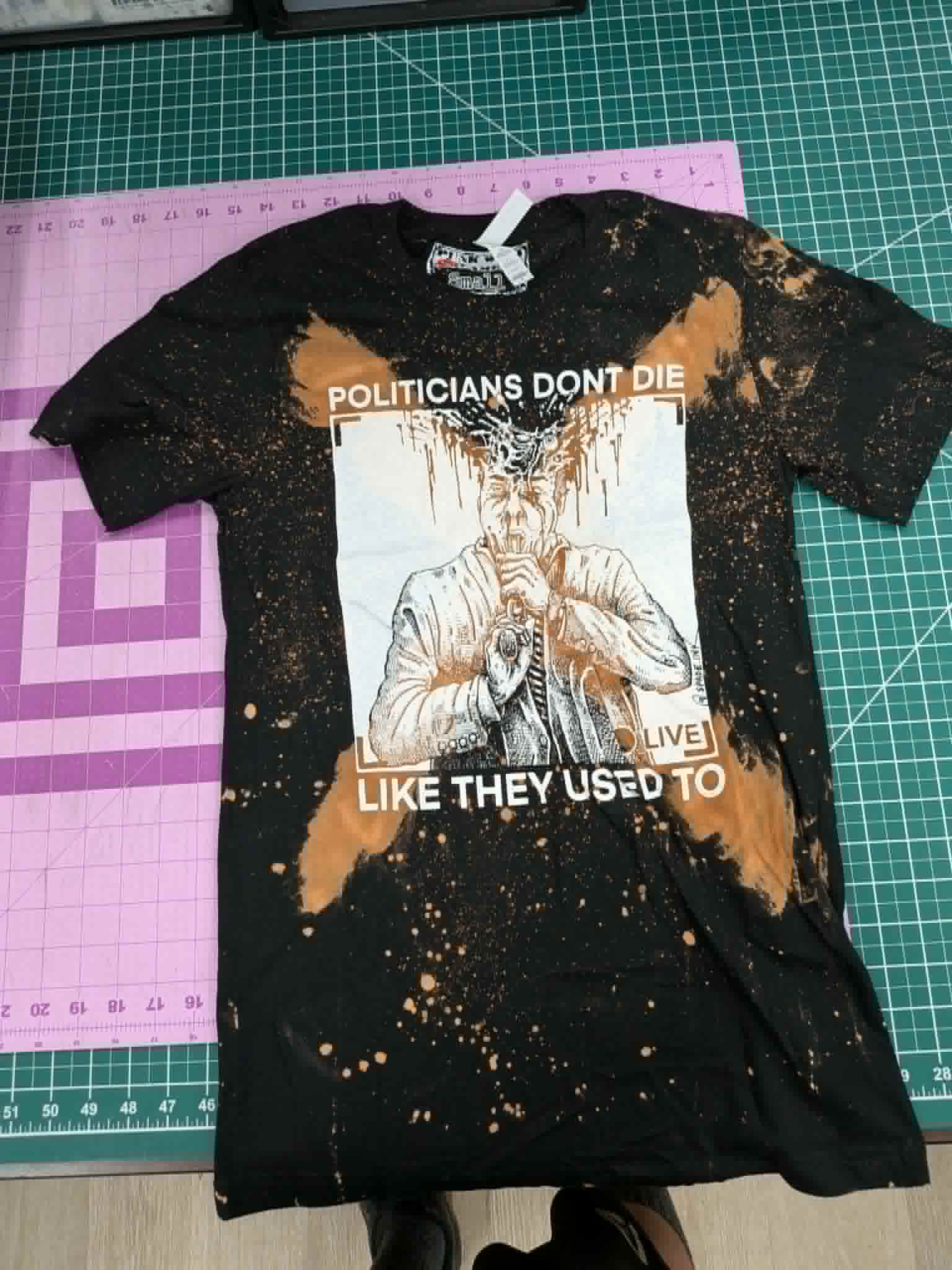 Budd- S - Bleached T-Shirt