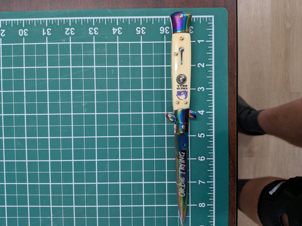 Taco Bell Live Mas - Engraved Switchblade