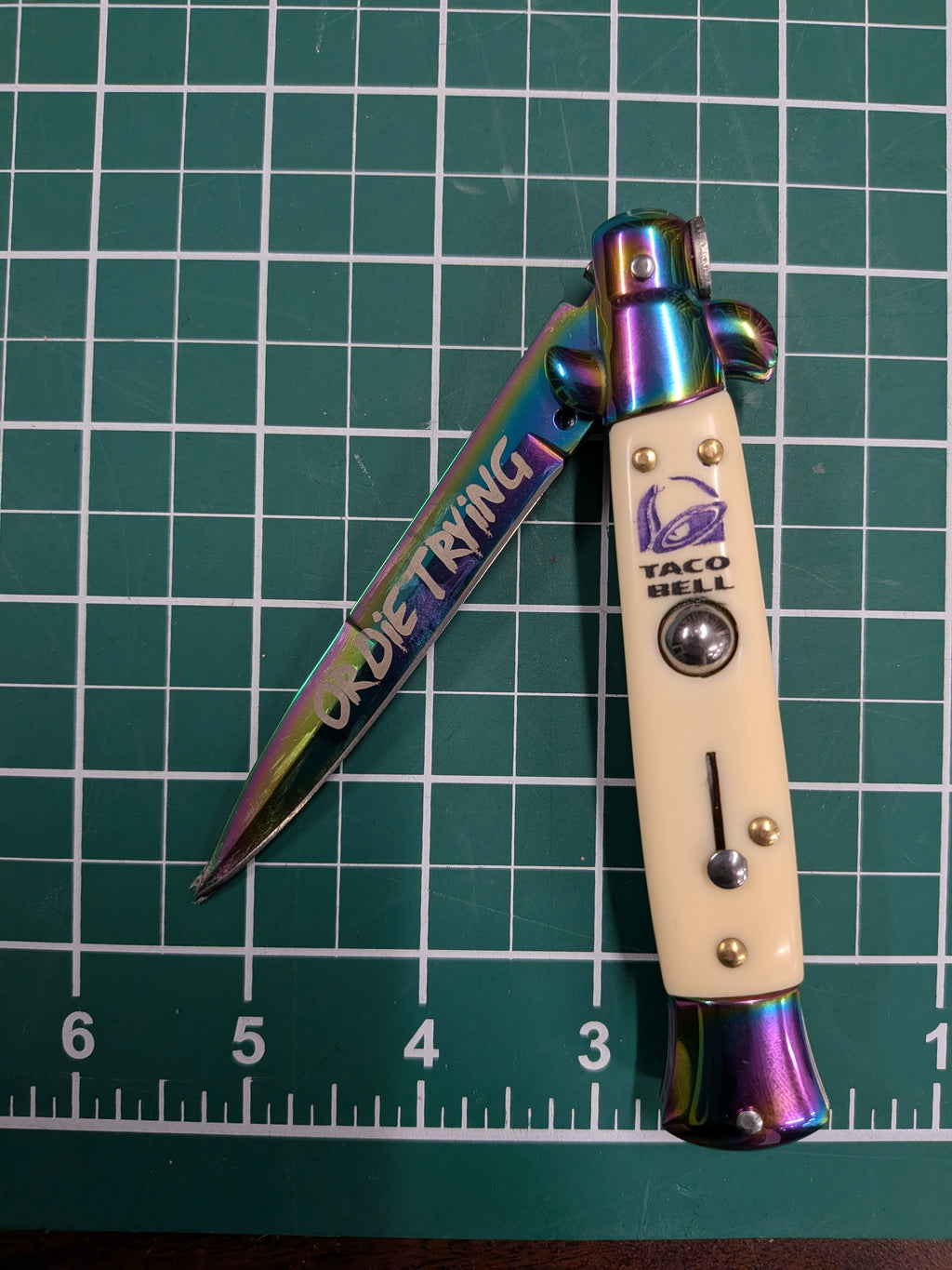 Taco Bell Live Mas - Engraved Switchblade